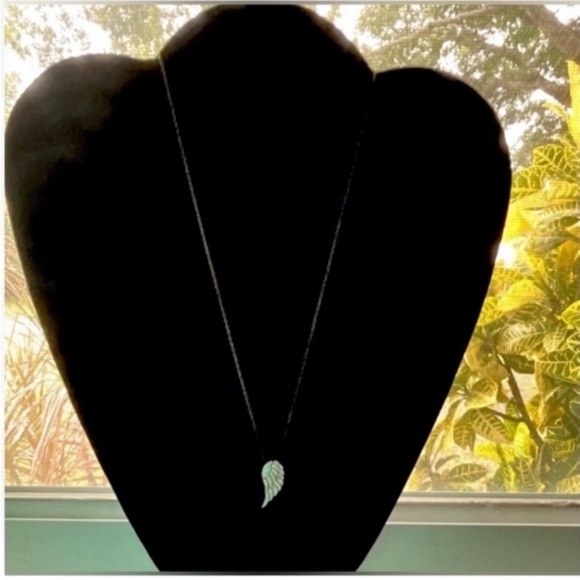 NWT Swarovski Angel Wing Crystals Gold Wash Sterling Silver Necklace - Picture 3 of 7